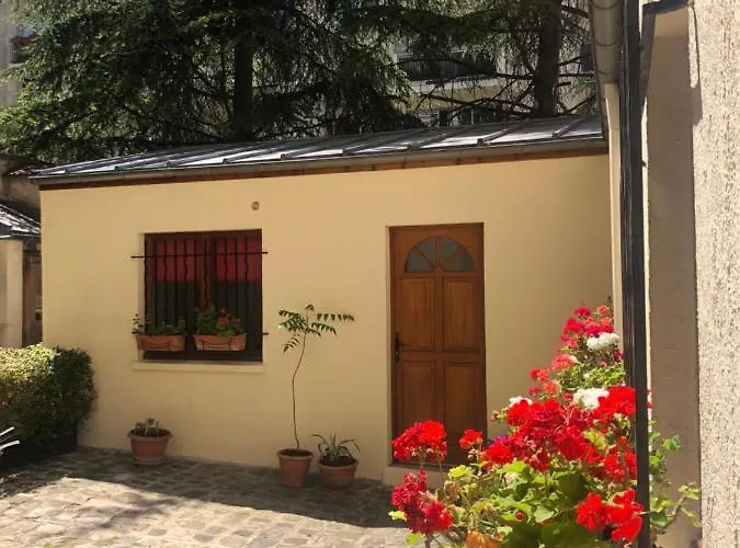 Maison pour vous - TinyHouse center of Paris - logement insolite #MaCabaneAParis